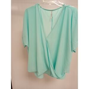 ZENANA OUTFITTERS BLOUSE MINT GREEN 2X  V NECK 0266